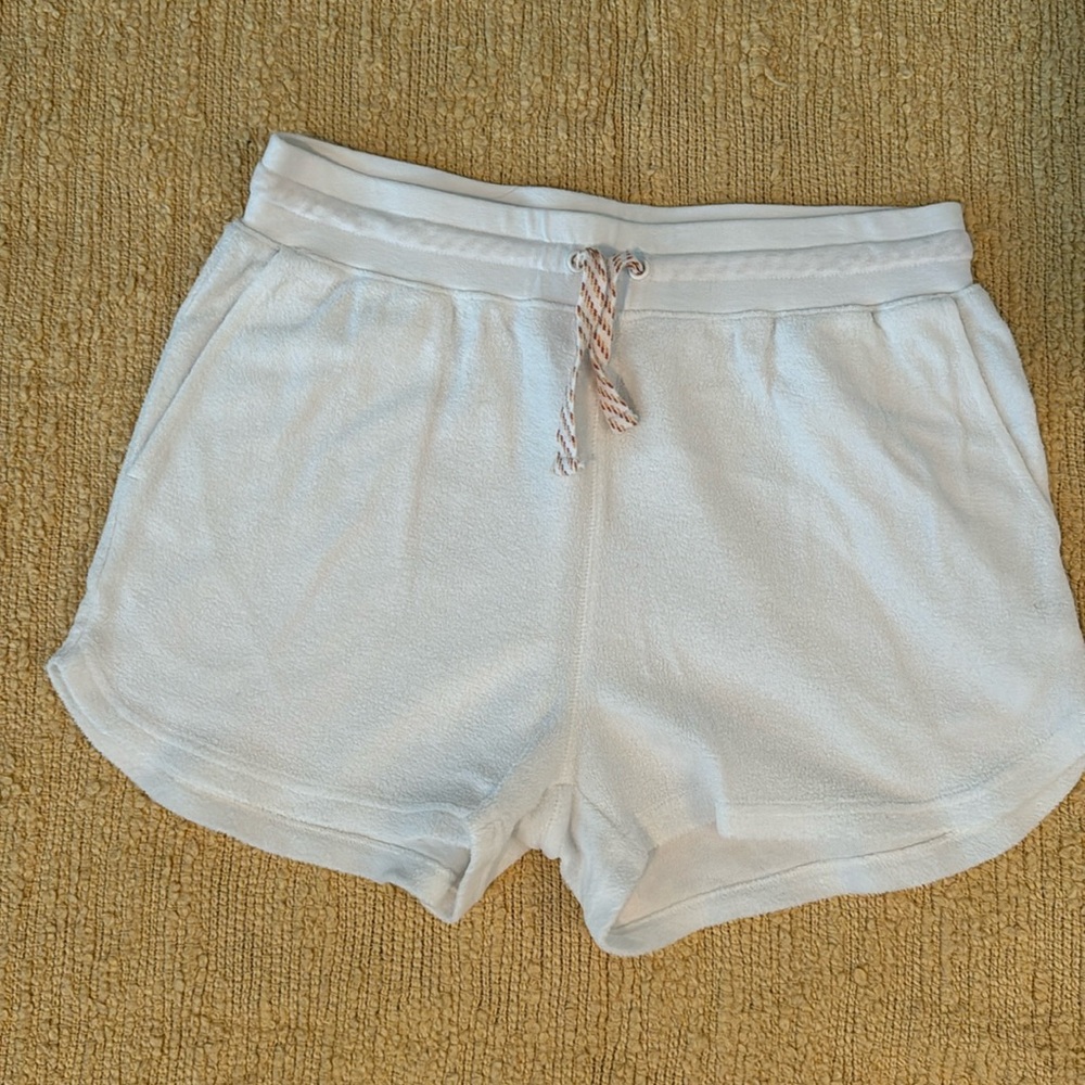 Faherty Women’s Beach Fleece shorts with drawstring